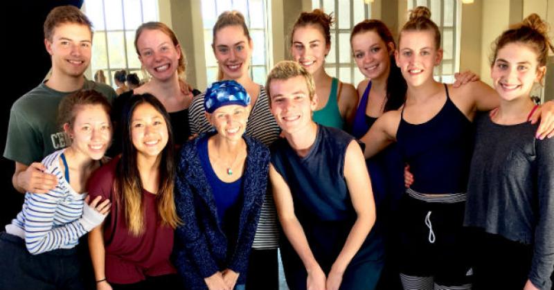 Chang and fellow dancers Chang and fellow dancers