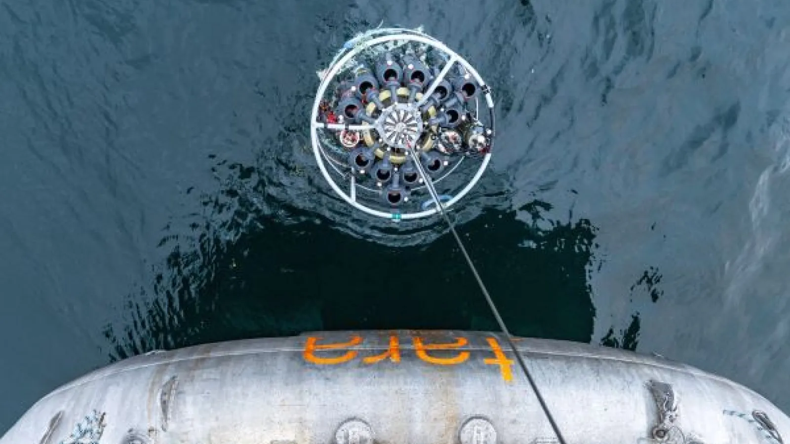 Tara Oceans sampling gear